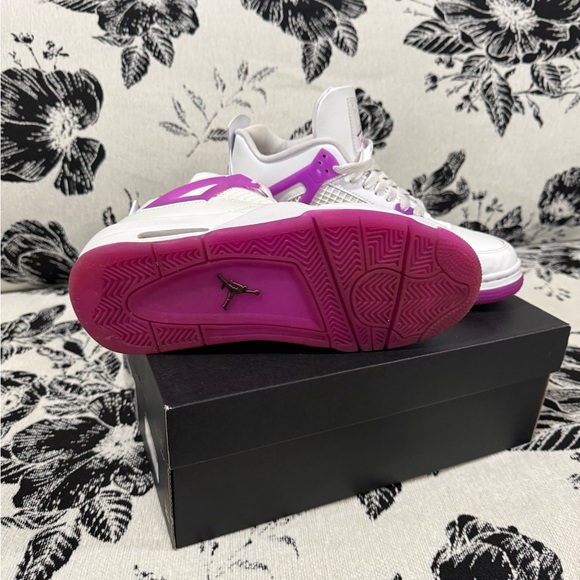 Jordan 4 hyper violet - Picture 4 of 4